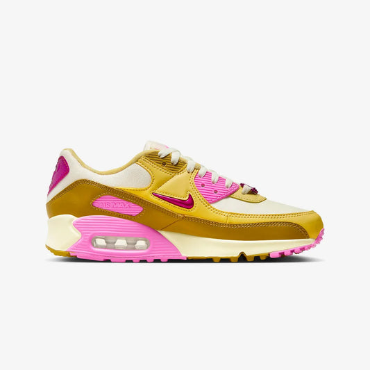 Nike | WMN'S AIR MAX 90 SE  { COCONUT MILK/PLAYFUL PINK-SATURN GOLD