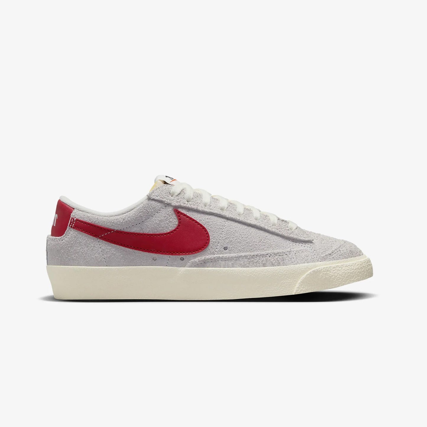 Nike | WMN'S BLAZER LOW '77 VINTAGE { SUMMIT WHITE/GYM RED-SAIL-COCONUT MILK