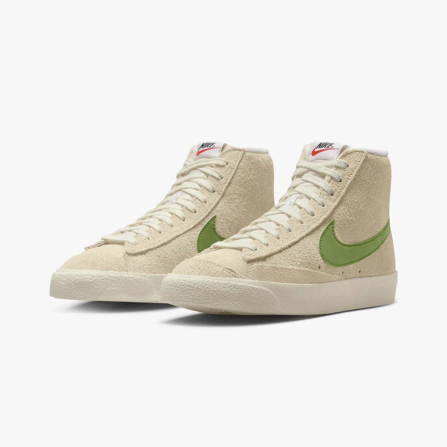 Nike | WMN'S BLAZER MID '77 VINTAGE { MUSLIN/CHLOROPHYLL-COCONUT MILK-SAIL