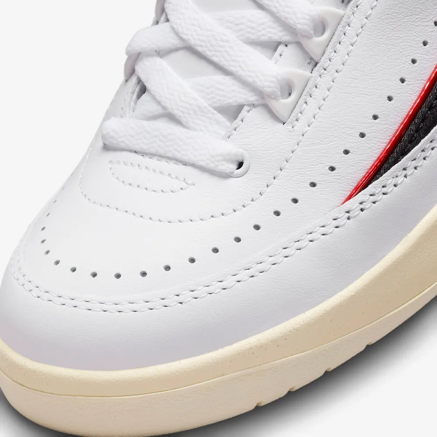 WMN'S AIR JORDAN 2 RETRO LOW  'WHITE/UNIVERSITY RED-BLACK-COCONUT MILK'