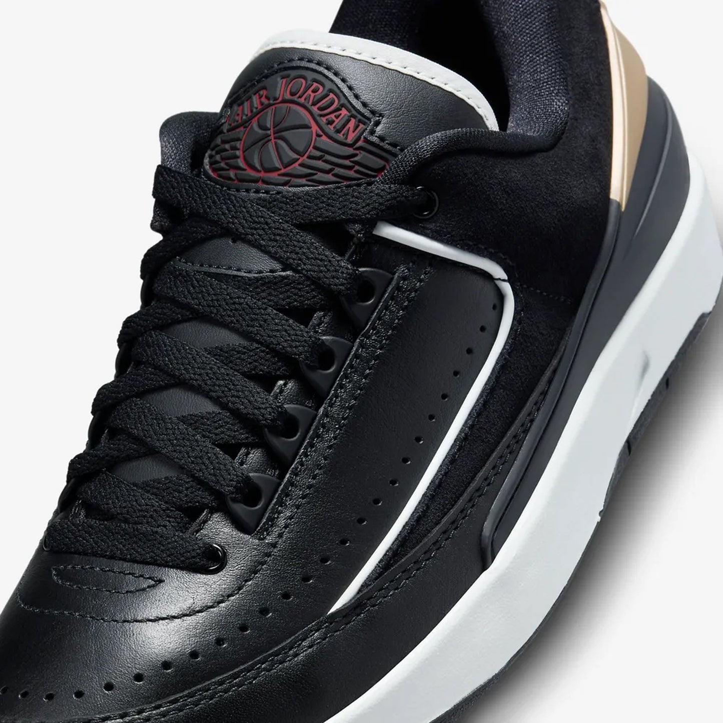 Jordan | WMN'S AIR JORDAN 2 RETRO LOW  { BLACK/VARSITY RED